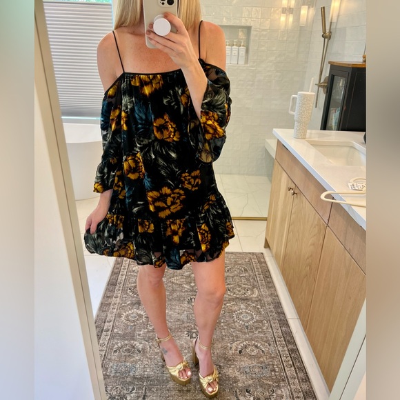 Dress - Picture 4 of 5